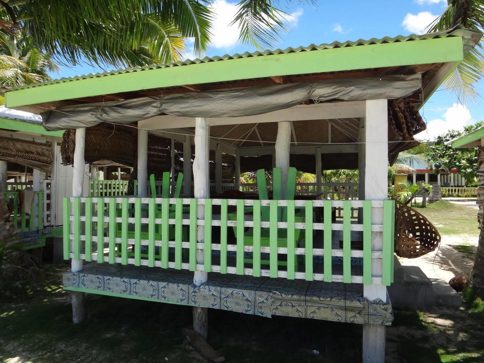Tailua Beach Fales Manase Экстерьер фото