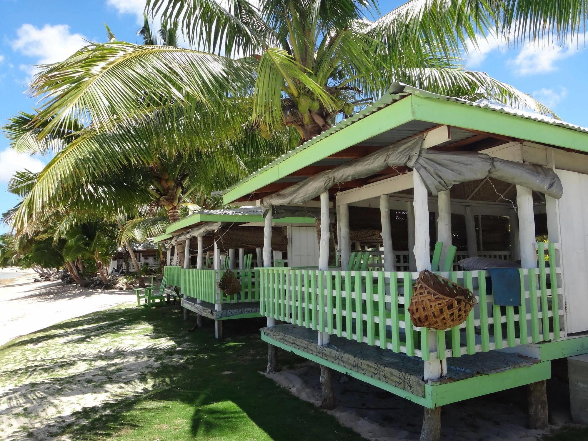 Tailua Beach Fales Manase Экстерьер фото