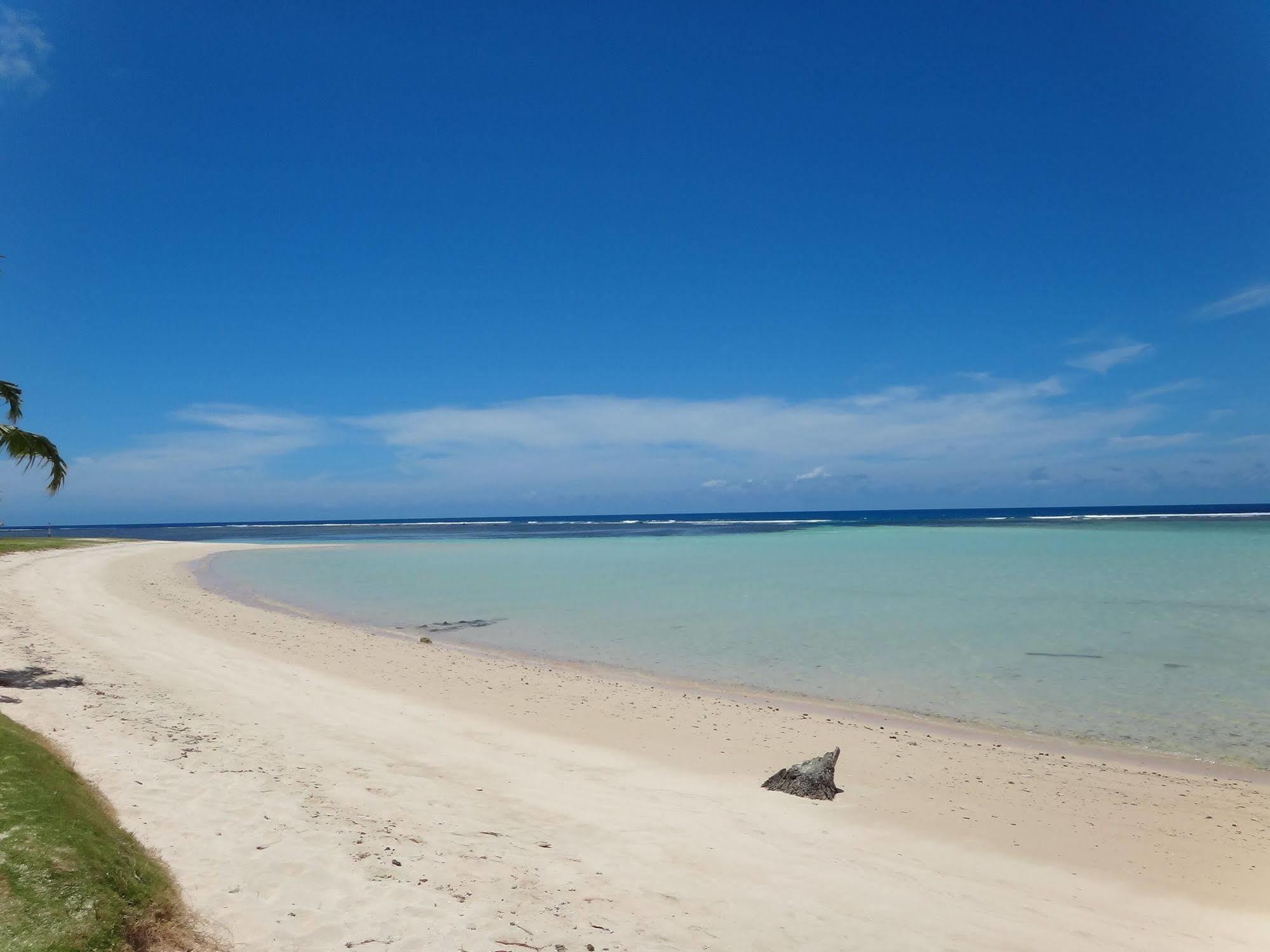 Tailua Beach Fales Manase Экстерьер фото