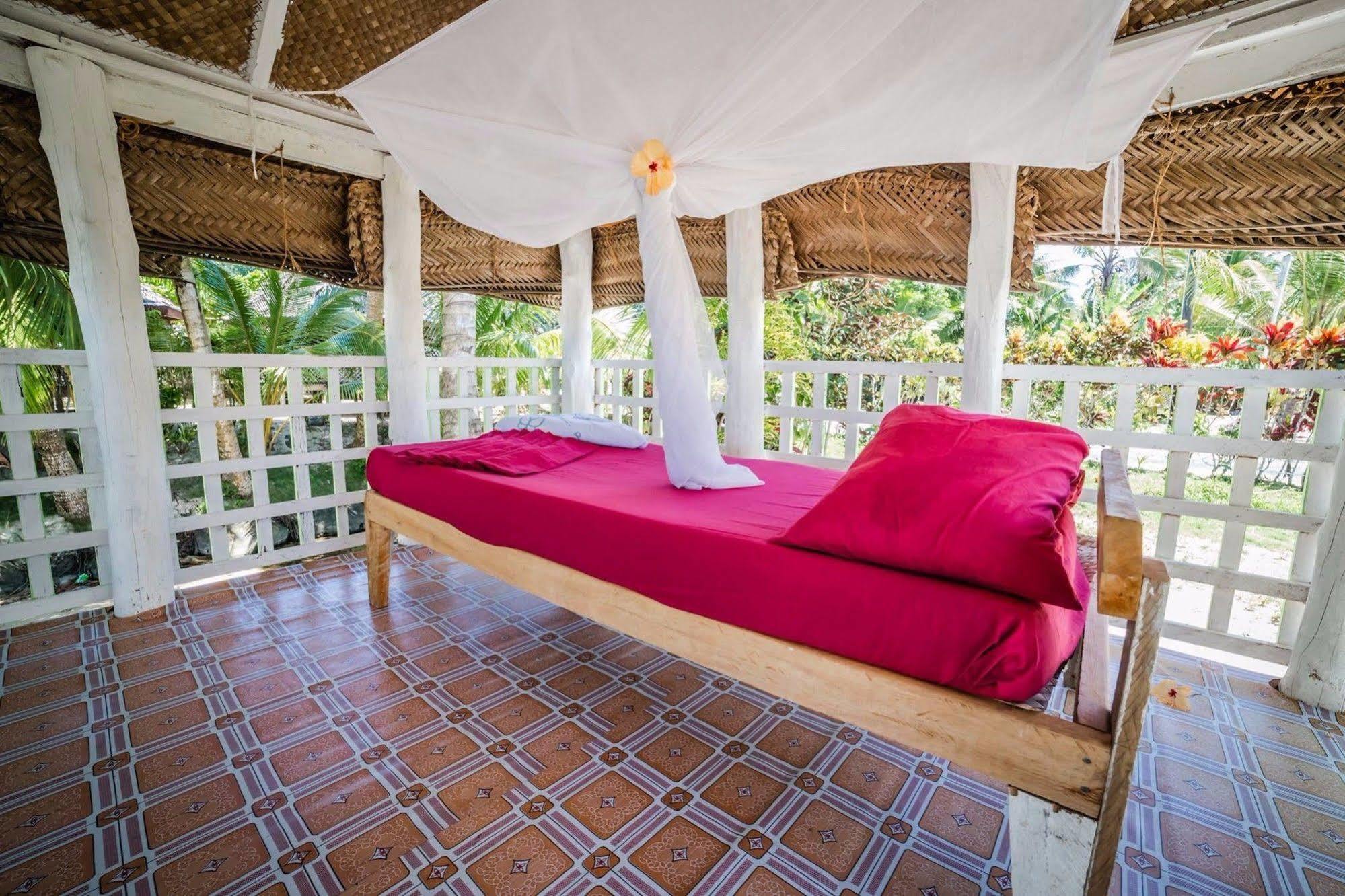 Tailua Beach Fales Manase Экстерьер фото