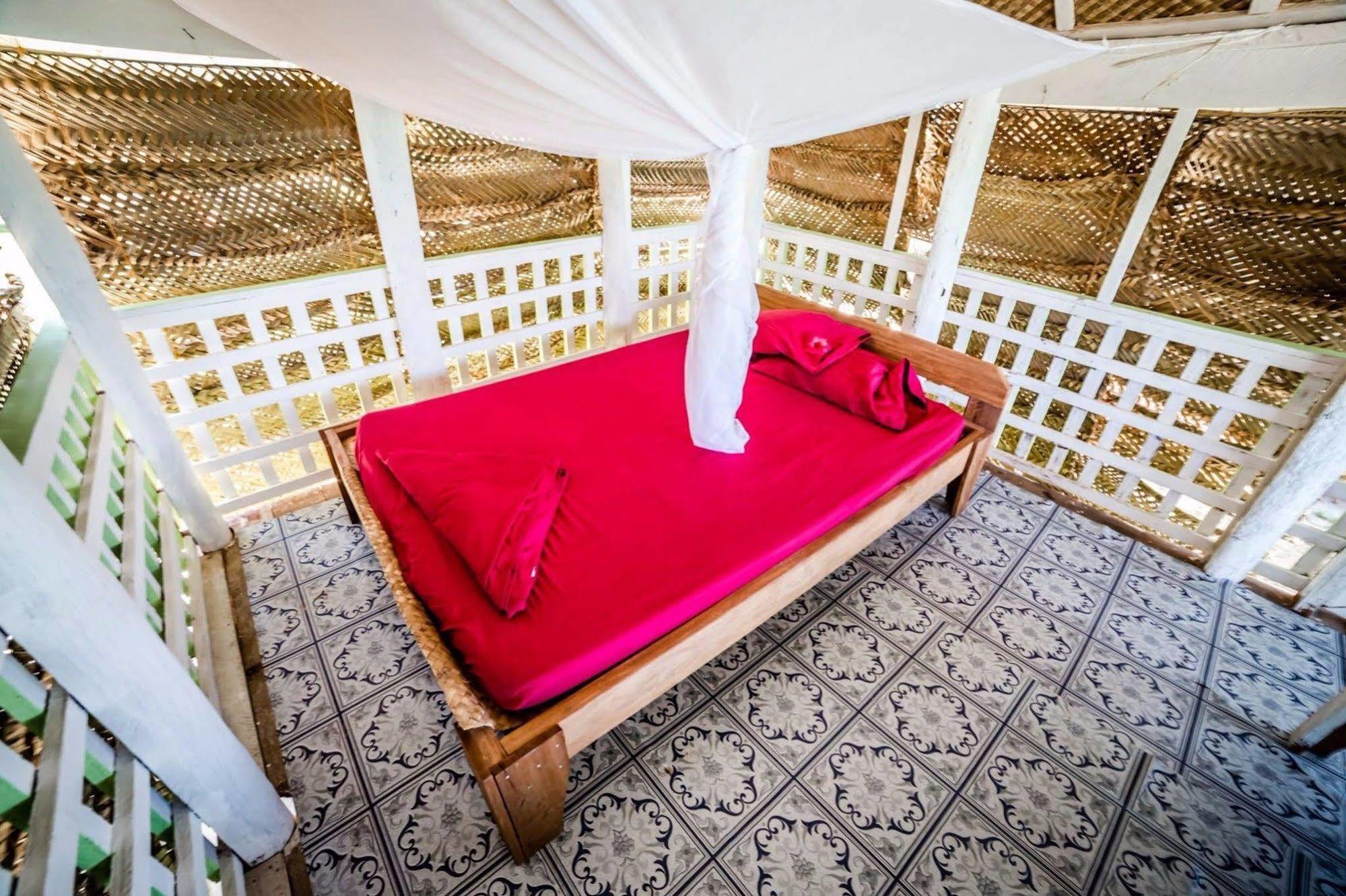 Tailua Beach Fales Manase Экстерьер фото