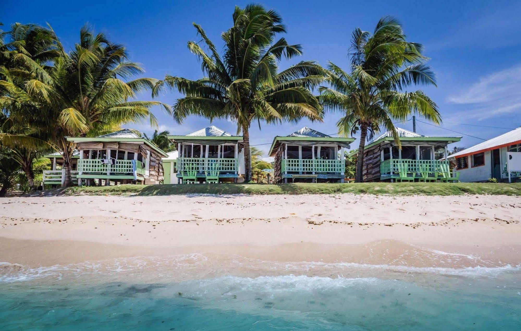 Tailua Beach Fales Manase Экстерьер фото
