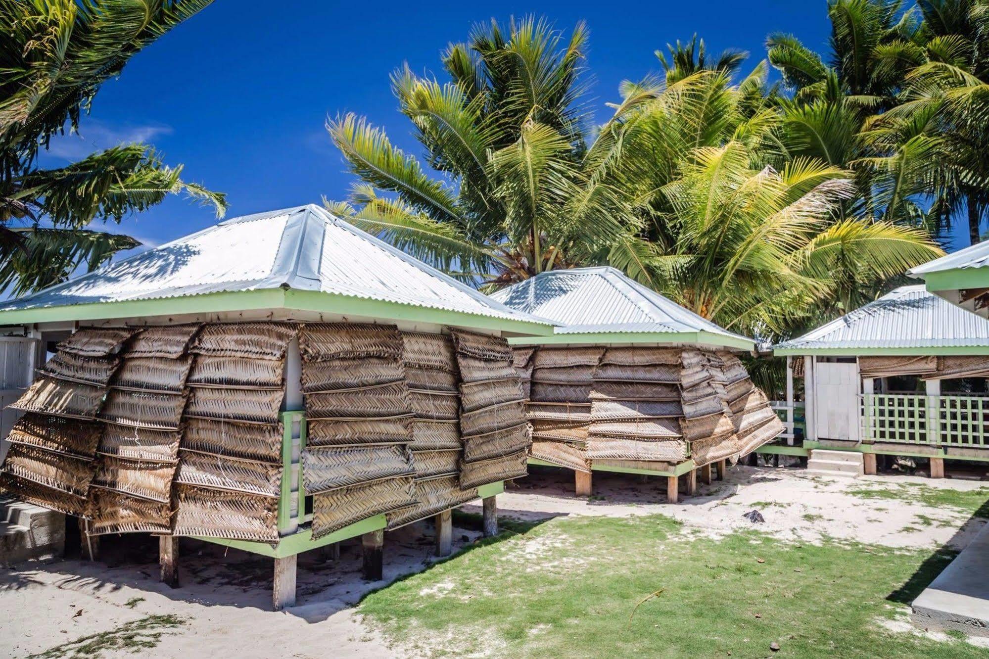 Tailua Beach Fales Manase Экстерьер фото