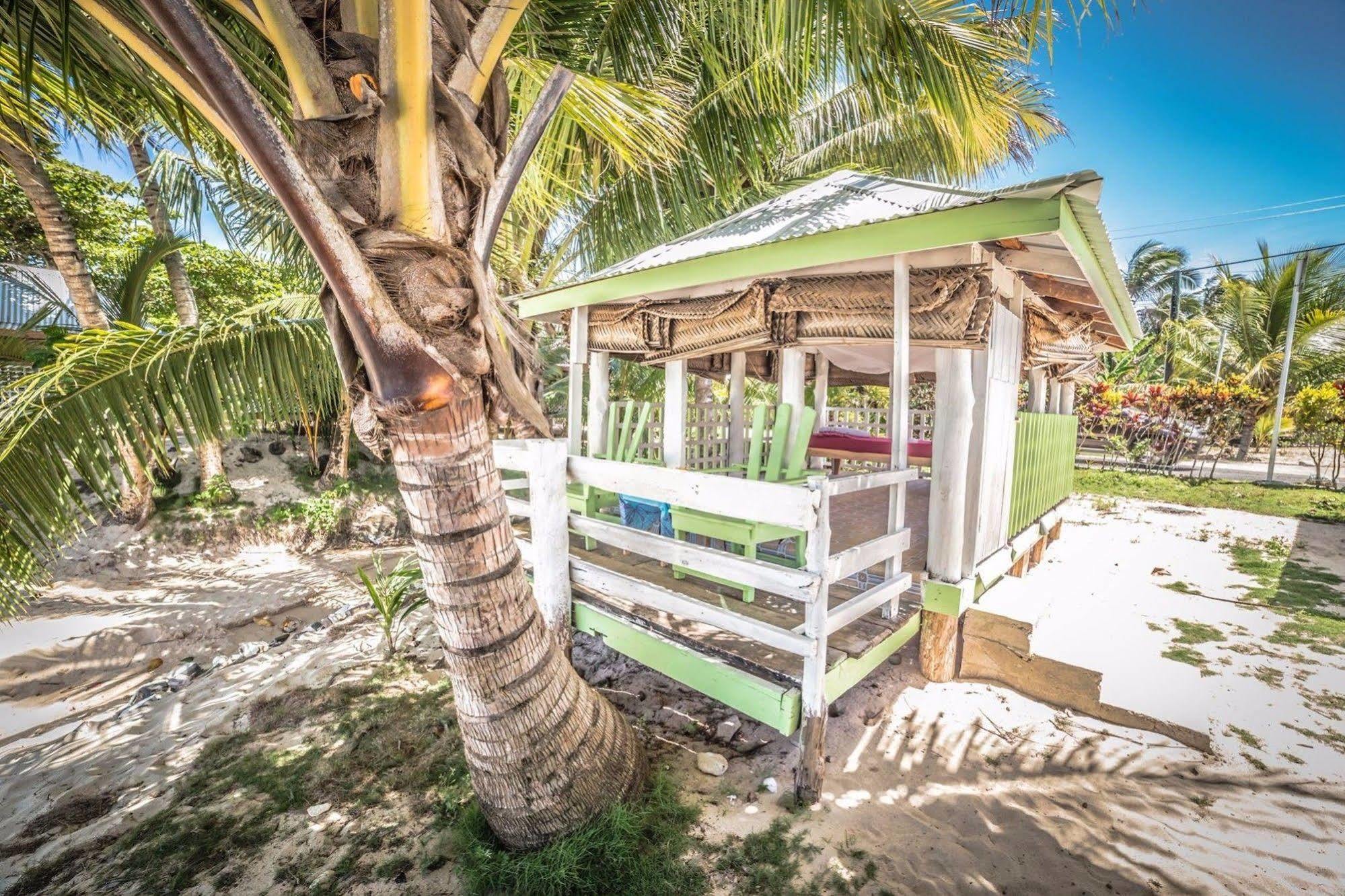 Tailua Beach Fales Manase Экстерьер фото