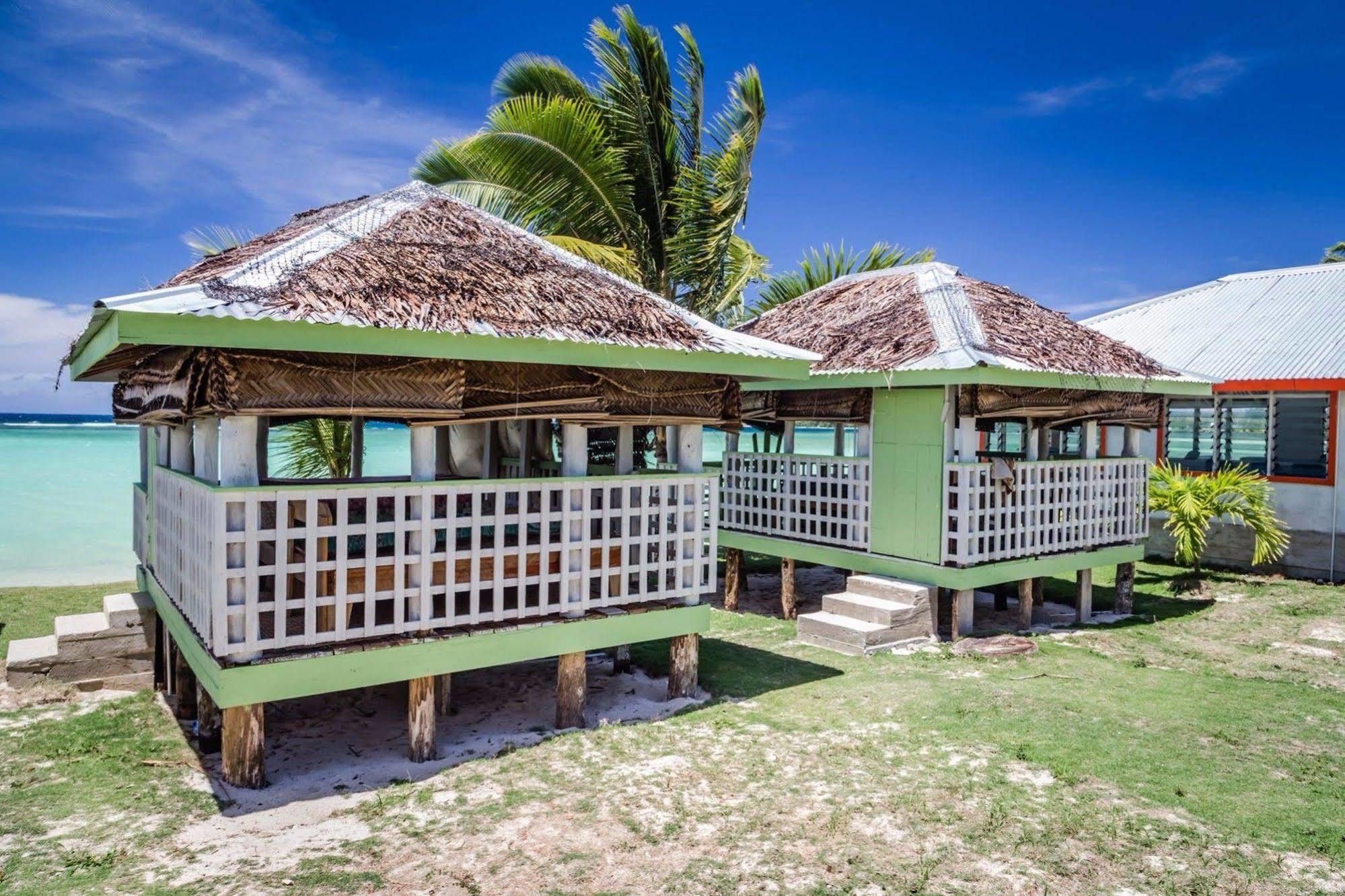 Tailua Beach Fales Manase Экстерьер фото